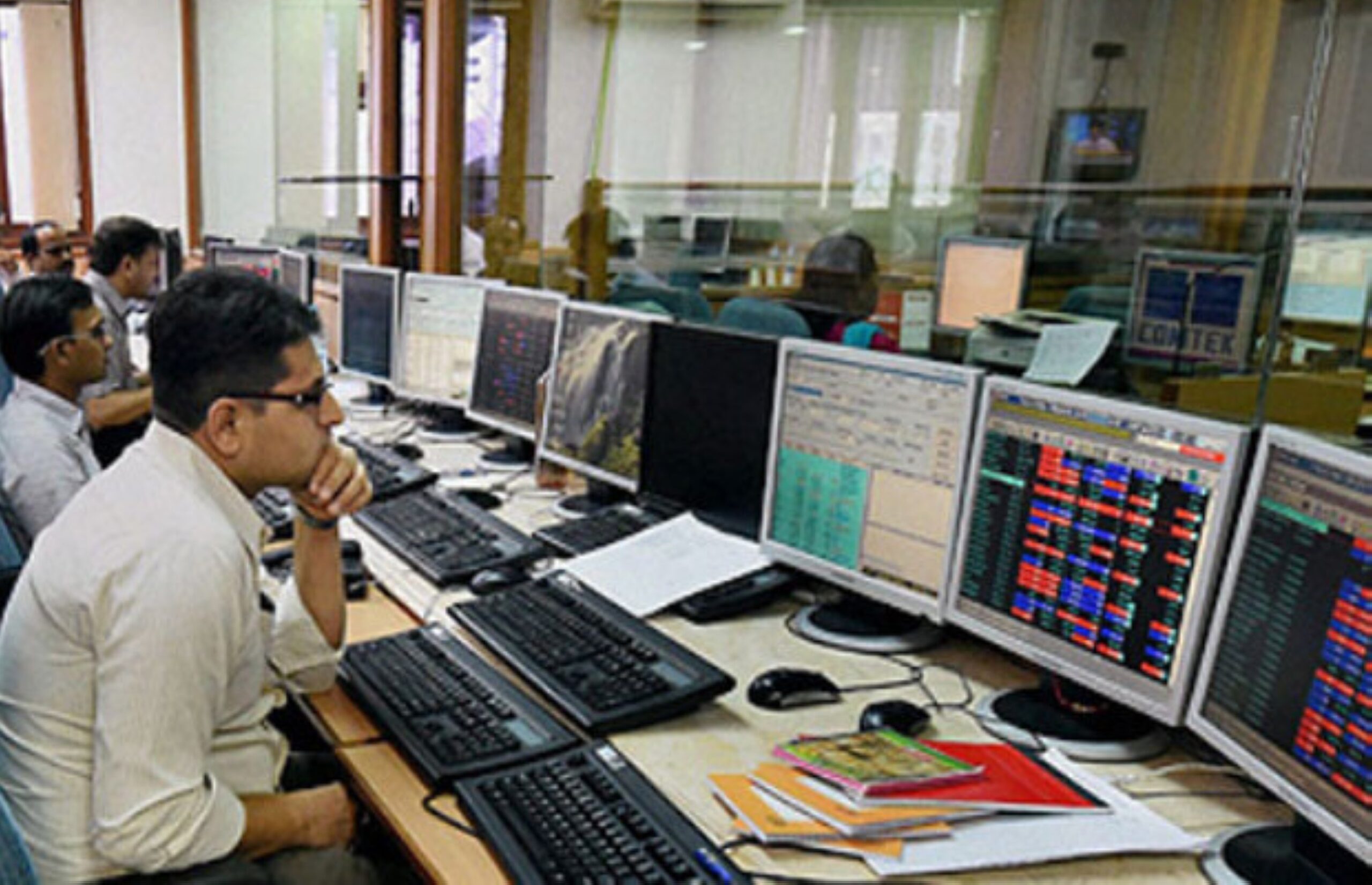 Sensex, Nifty sink as war rattle markets
