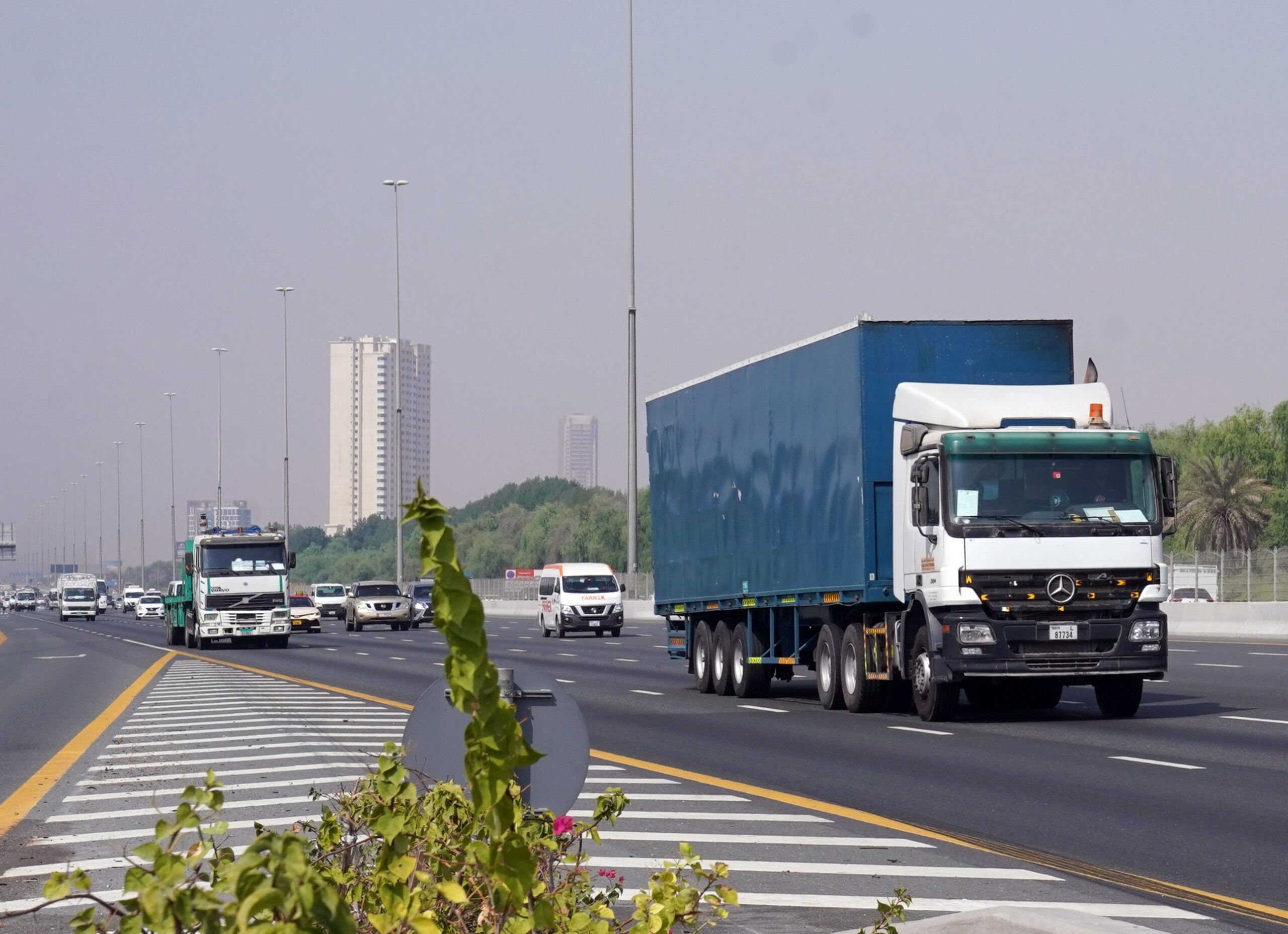 Authorities allow trucks to use all roads across Dubai un…
