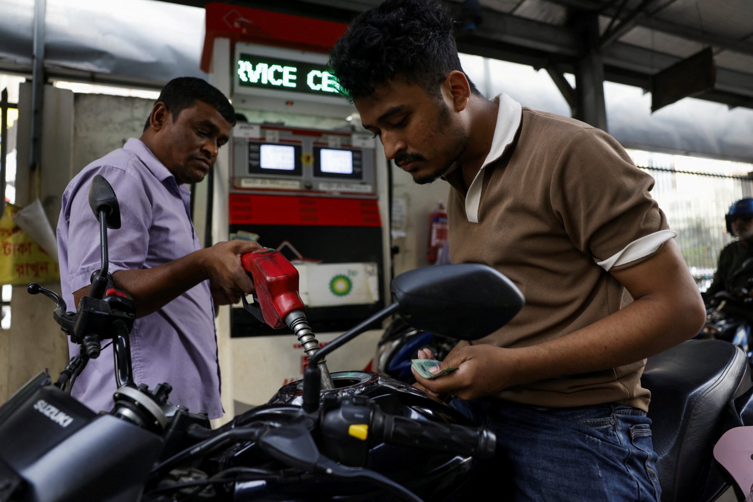 Bangladesh rations fuel at petrol stations – 10…