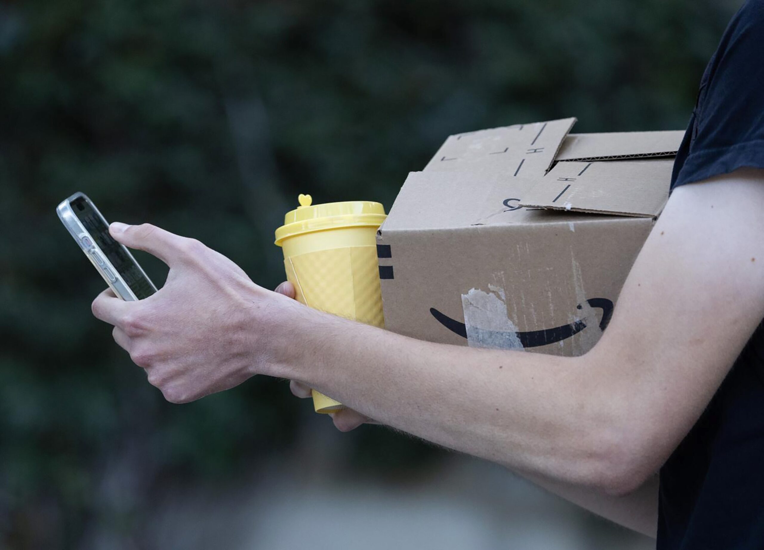 Influencers want to adopt the ‘analog lifestyle’ for 2026