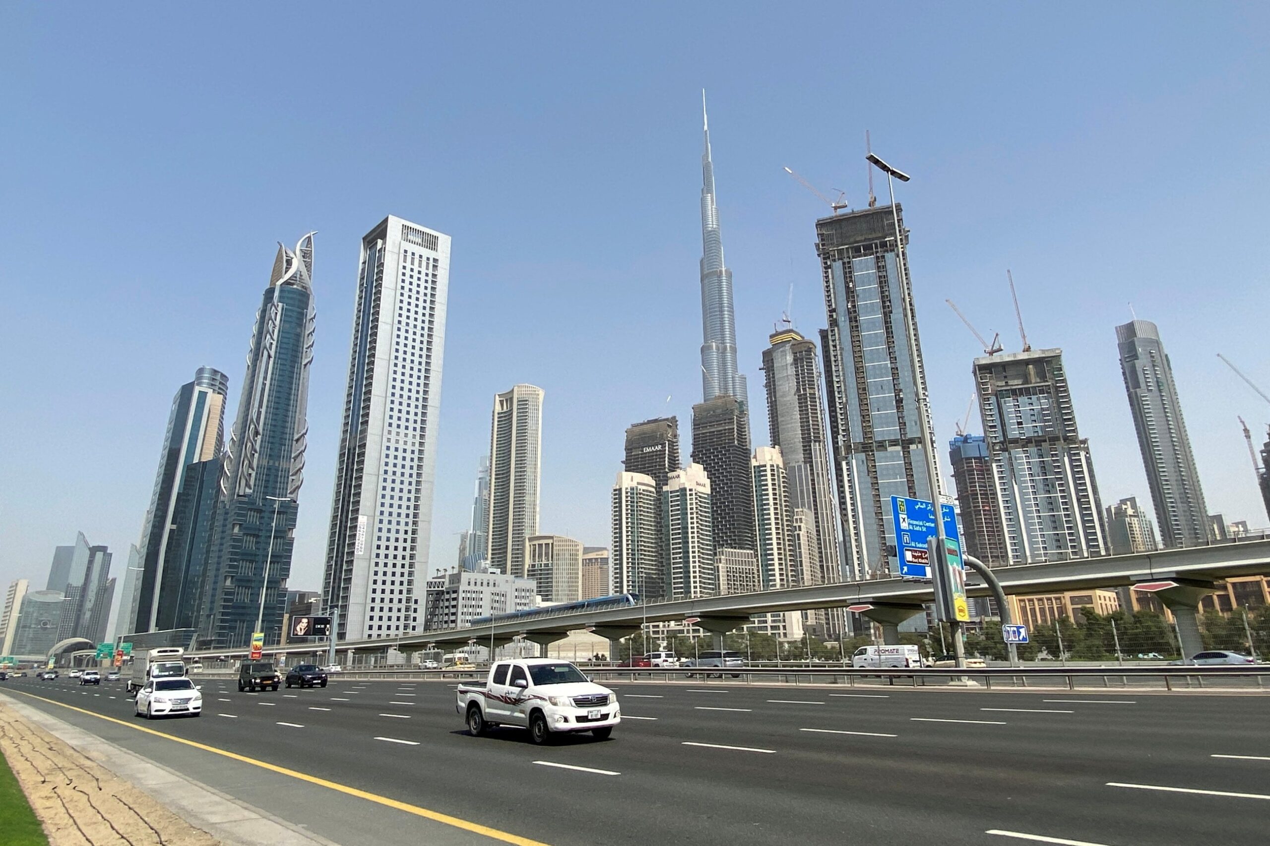 Dubai Police warn drivers against stopping on road should…