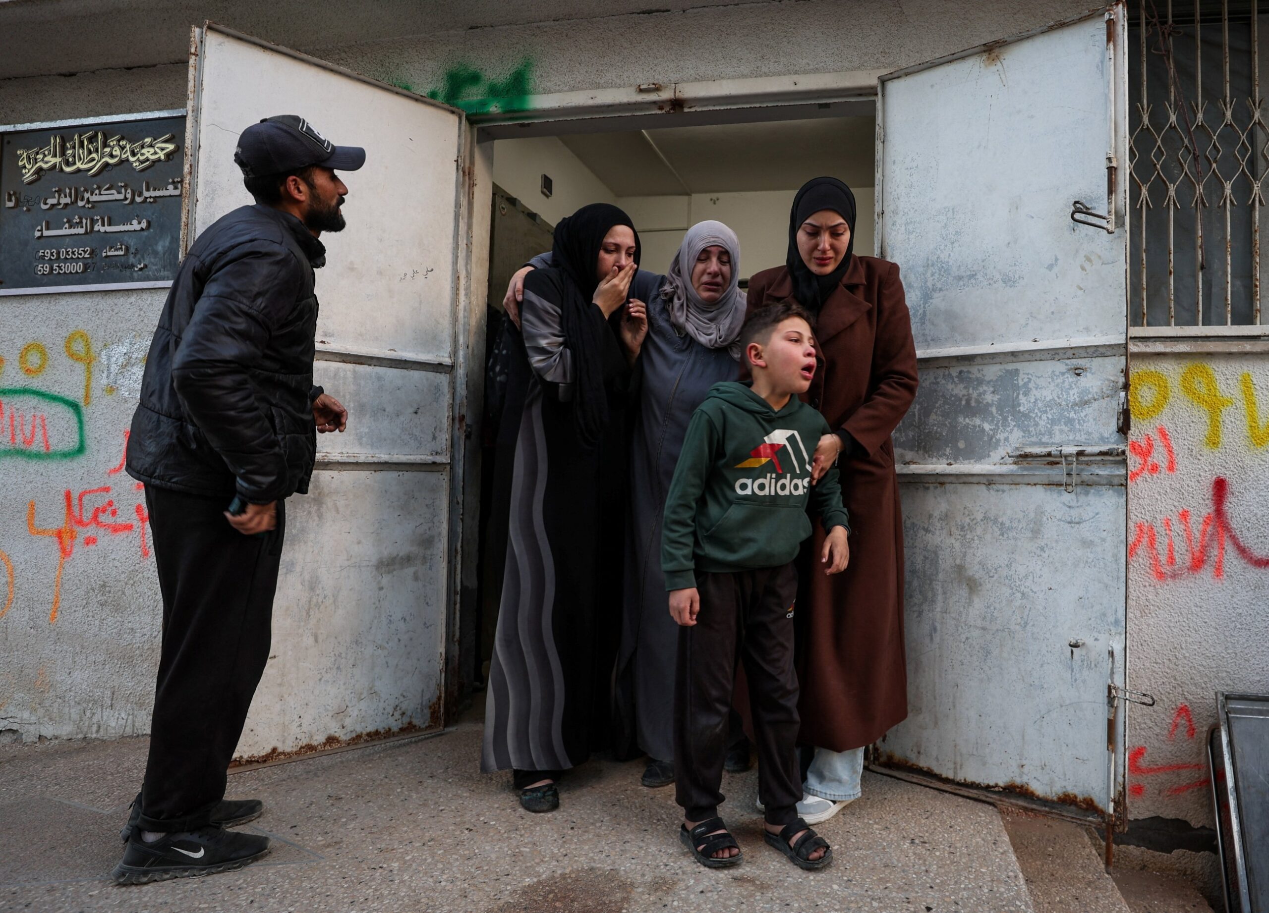 Israeli air and tank strikes hit crowded camps, kill six …