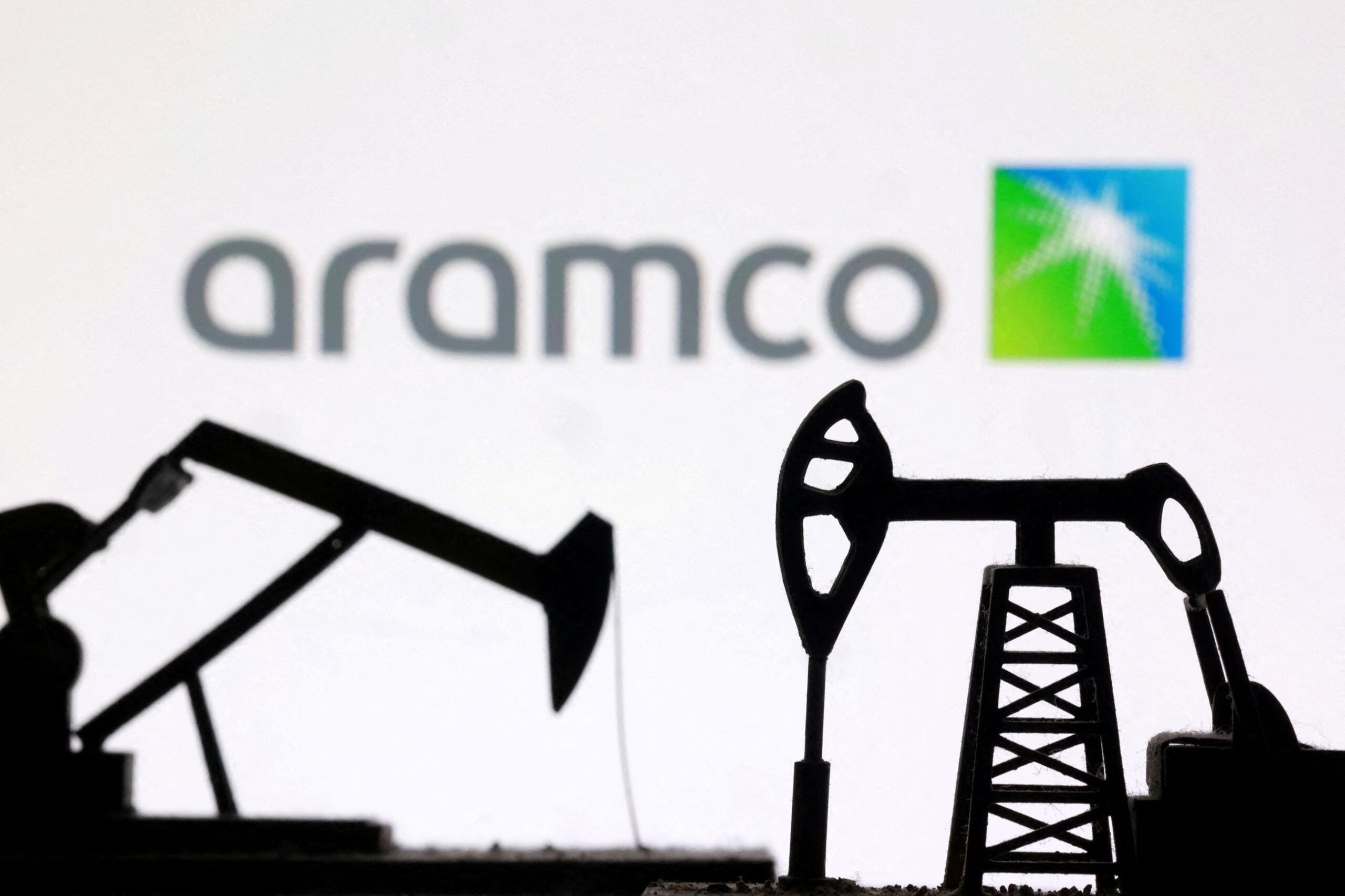 Aramco posts drop in annual profit, announces its first buyback