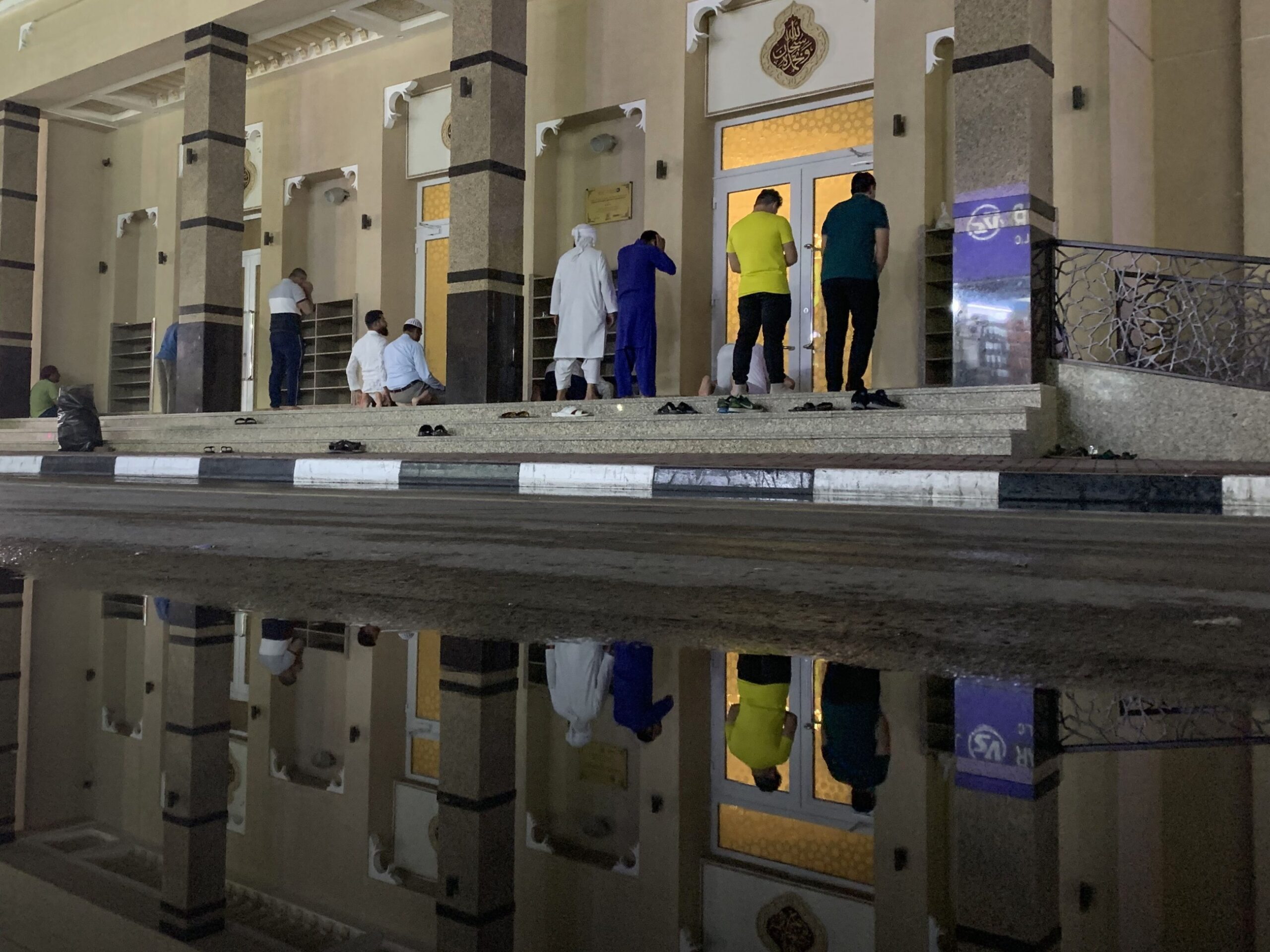 Dubai Police urge residents to avoid random parking in fr…