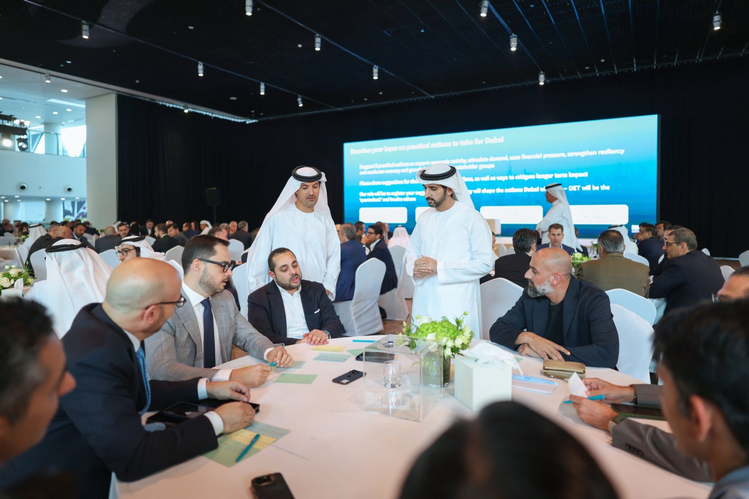 Sheikh Hamdan meets with Dubai business leaders to reinfo…