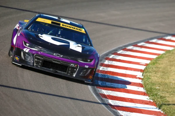 Vertigo sidelines Alex Bowman for NASCAR race at Las Vegas