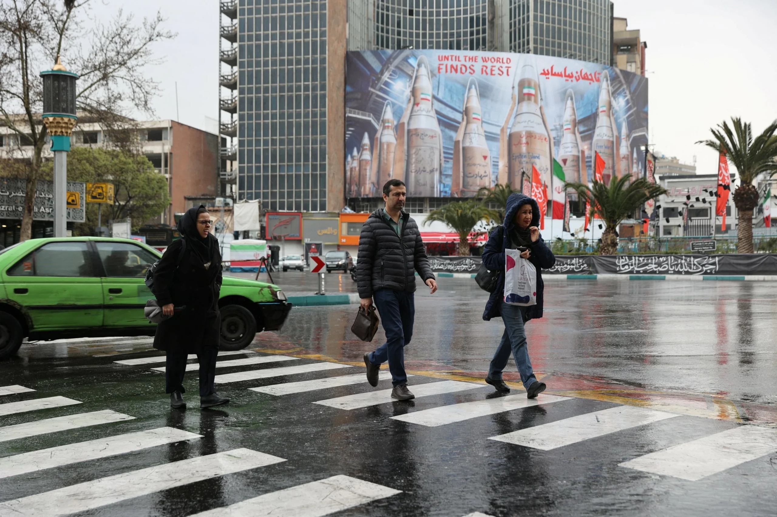 Israel says it has plans for three weeks of war as airstr…