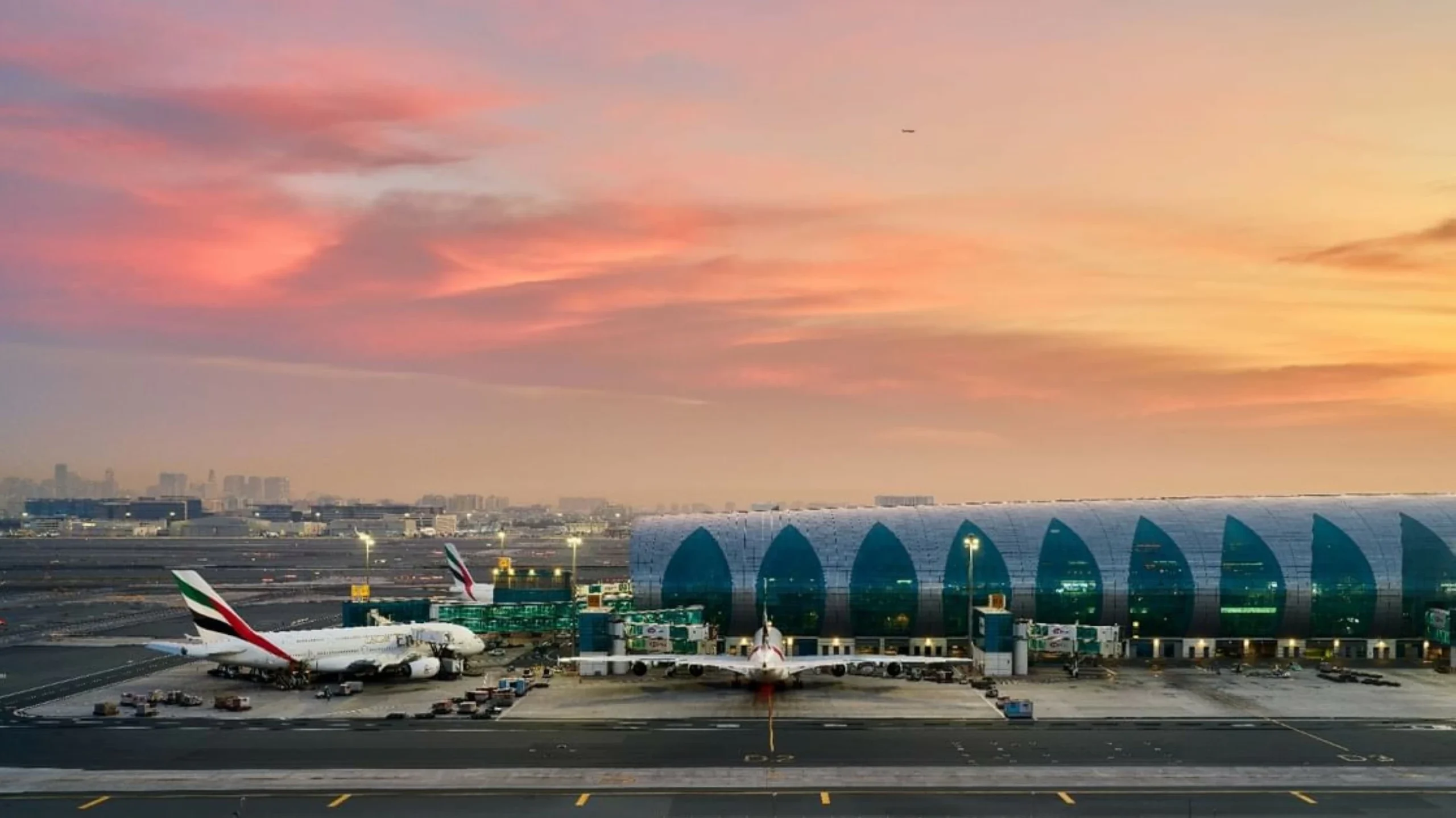Travellers urged not to head to Dubai Airport unless airl…