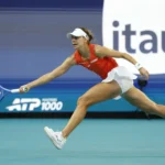 Swiatek stunned at Miami Open by 50th-ranked Linette