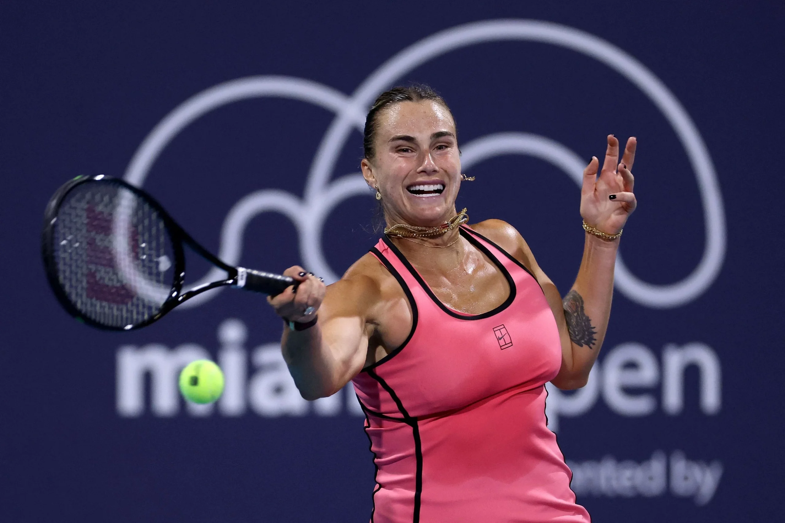Sabalenka, Alcaraz advance at rain-hit Miami Open
