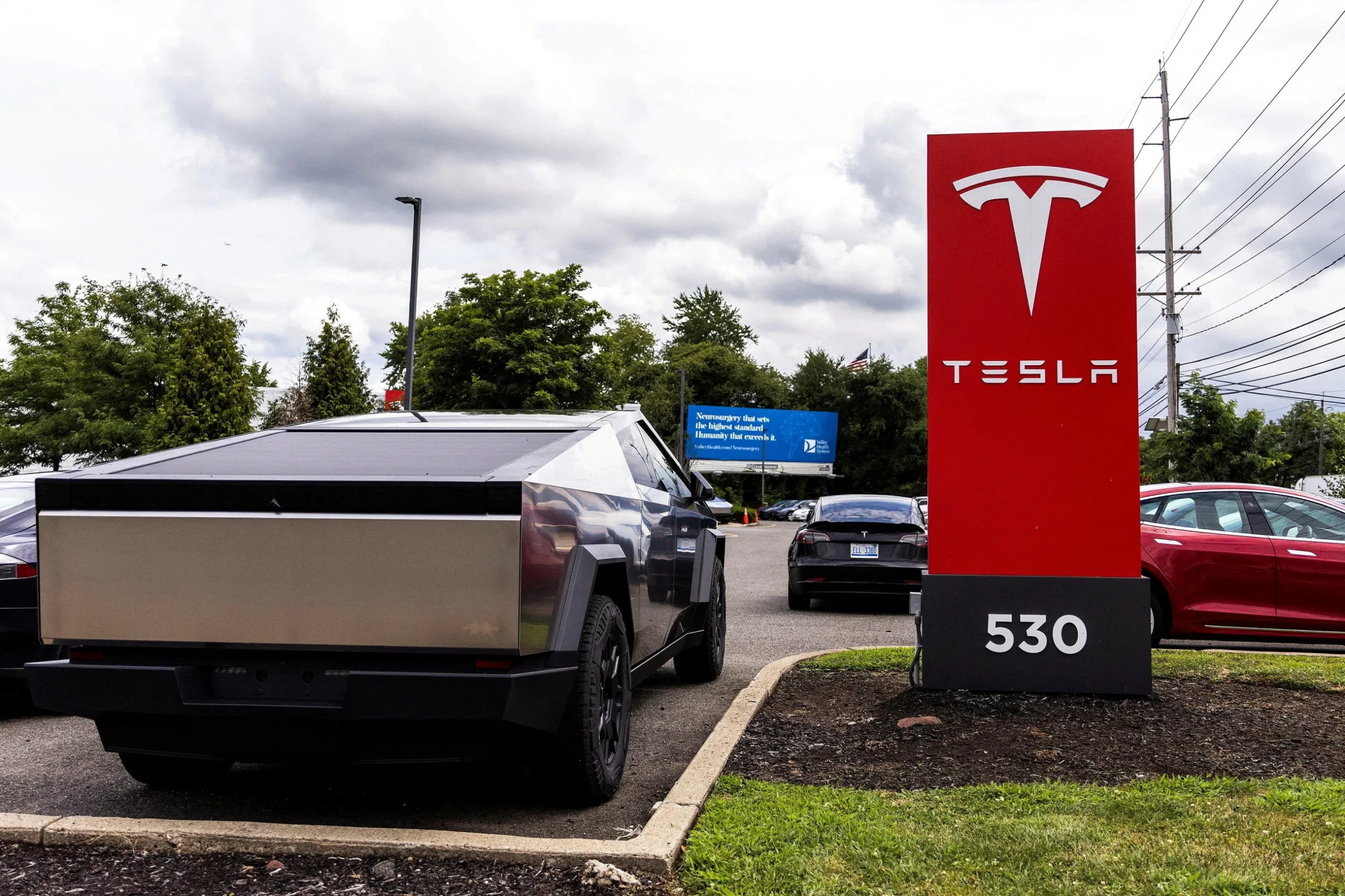Tesla in talks with Chinese firms to buy $2.9b worth of s…