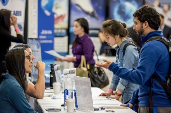 US jobless claims fall signals stable labour market