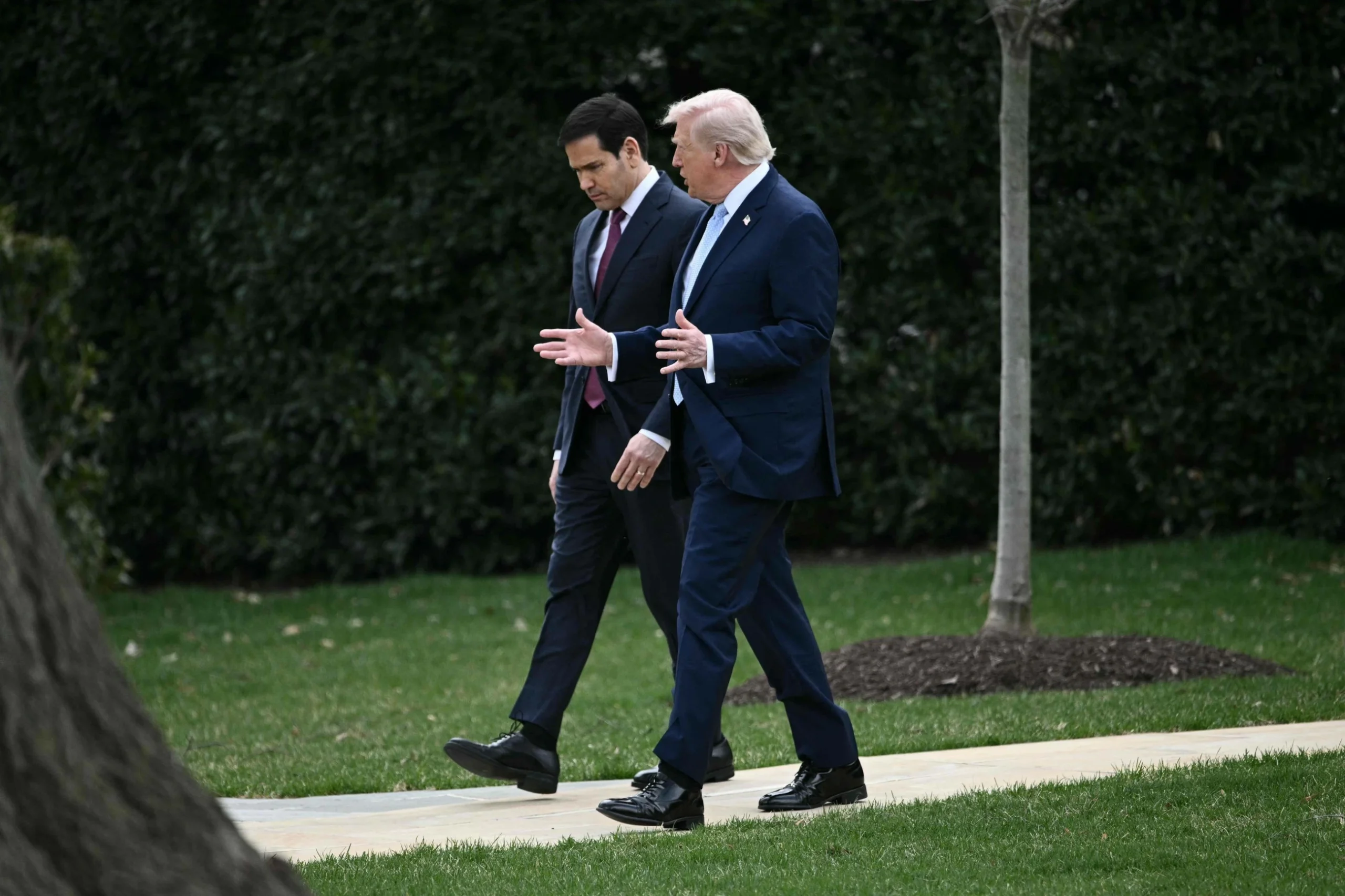 Trump faces serious challenges over Iran war