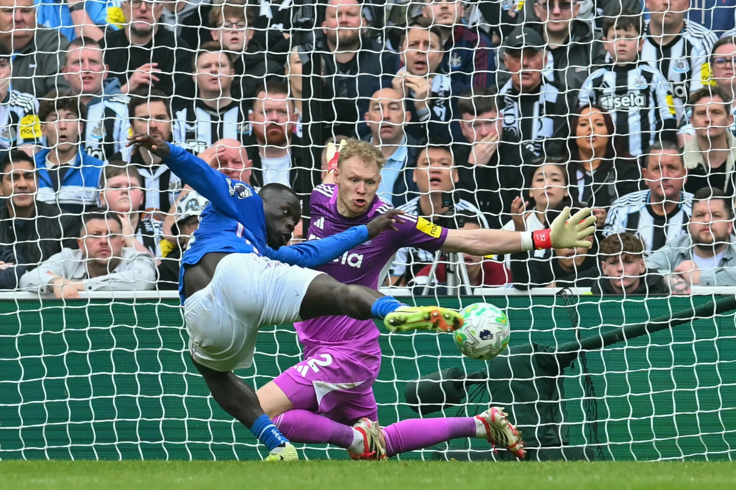 Spurs falter, Sunderland inflict more derby pain on Newcastle