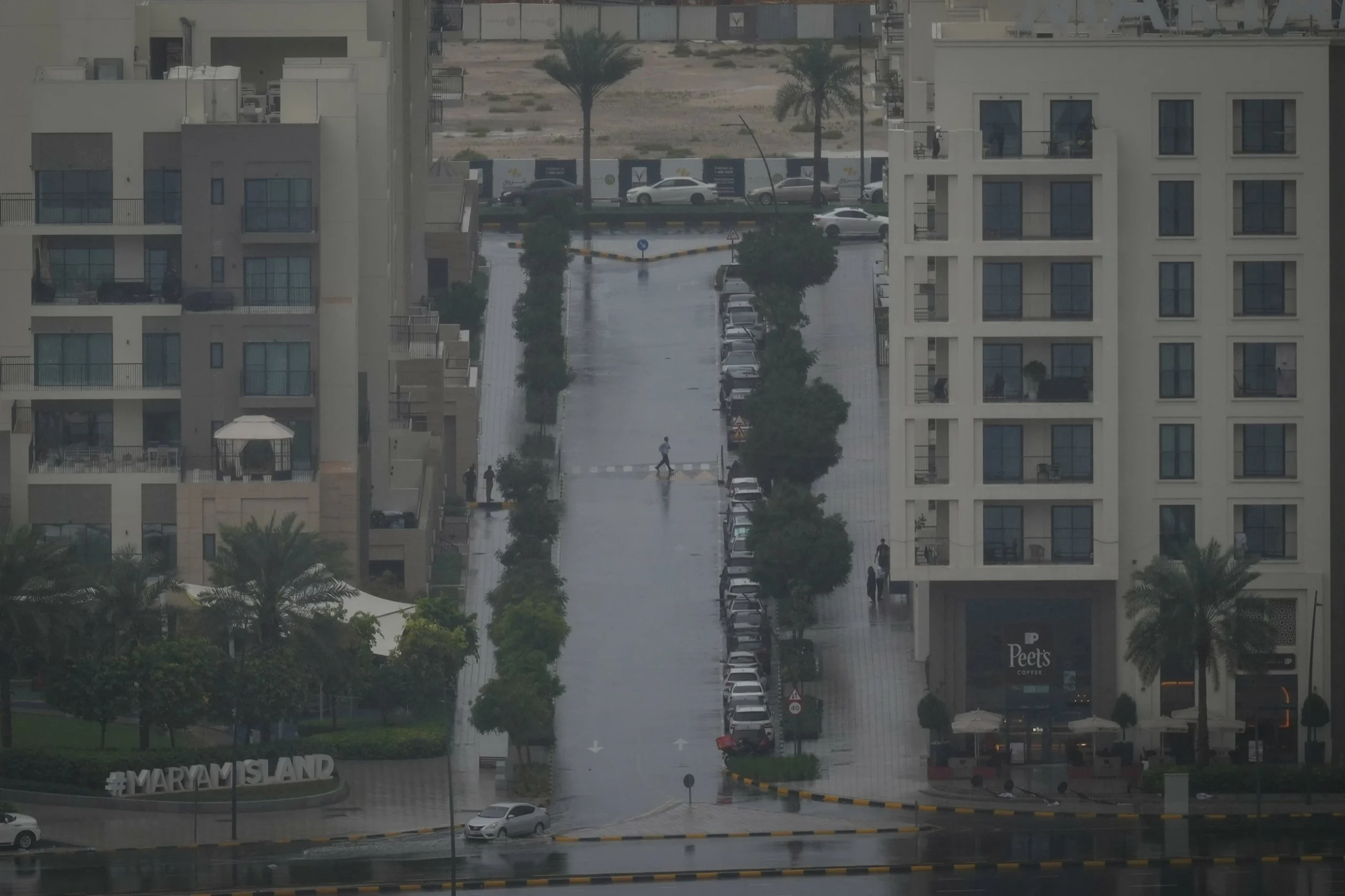 Heavy rain, strong winds lash UAE; bad weather to continu…