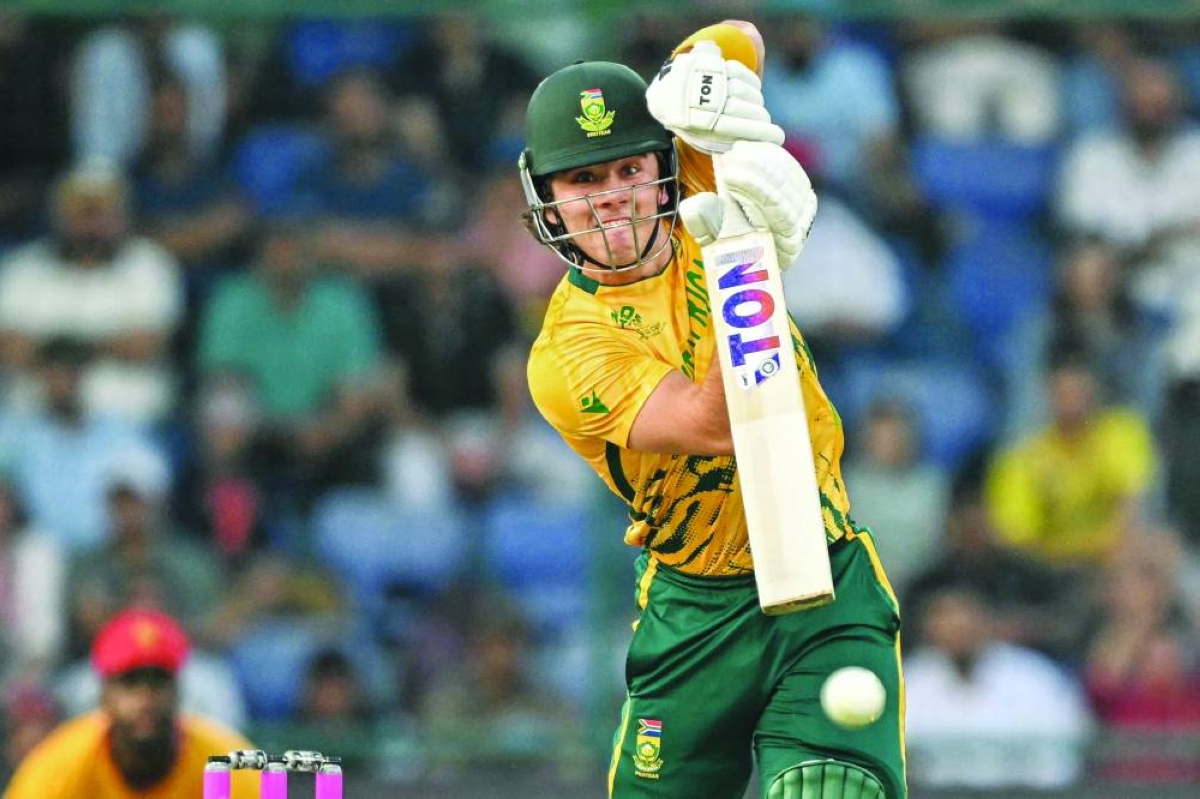 South Africa ease past Zimbabwe by 5 wickets