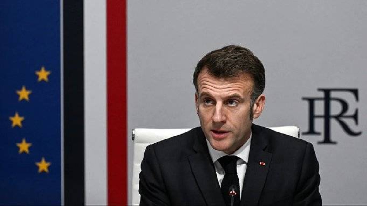 French President announces dispatching aircraft carrier Charles de Gaulle to Mediterranean