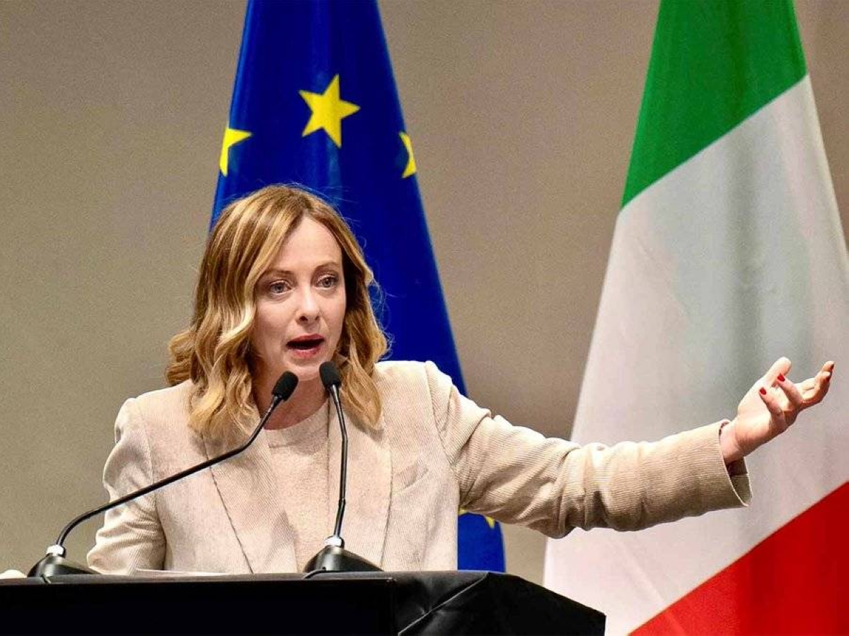 Italy PM announces plans to send air defenses to support gulf states