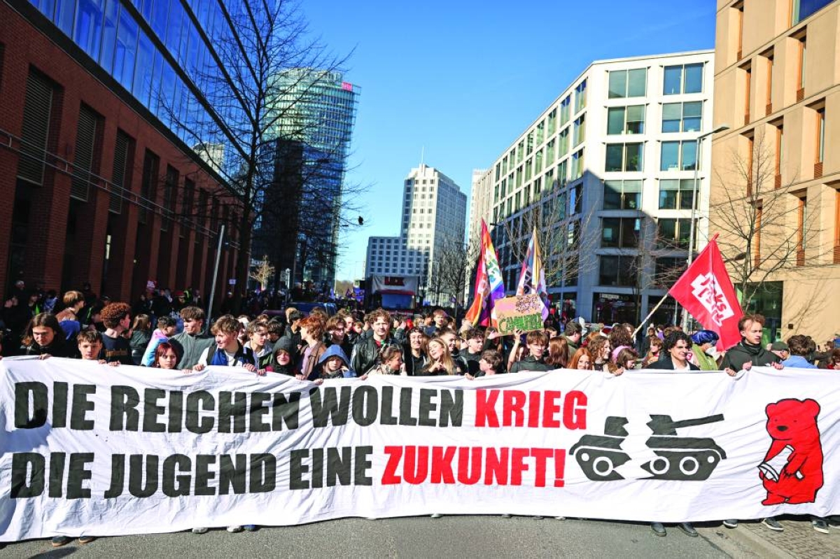 German school students rally against army recruitment drive