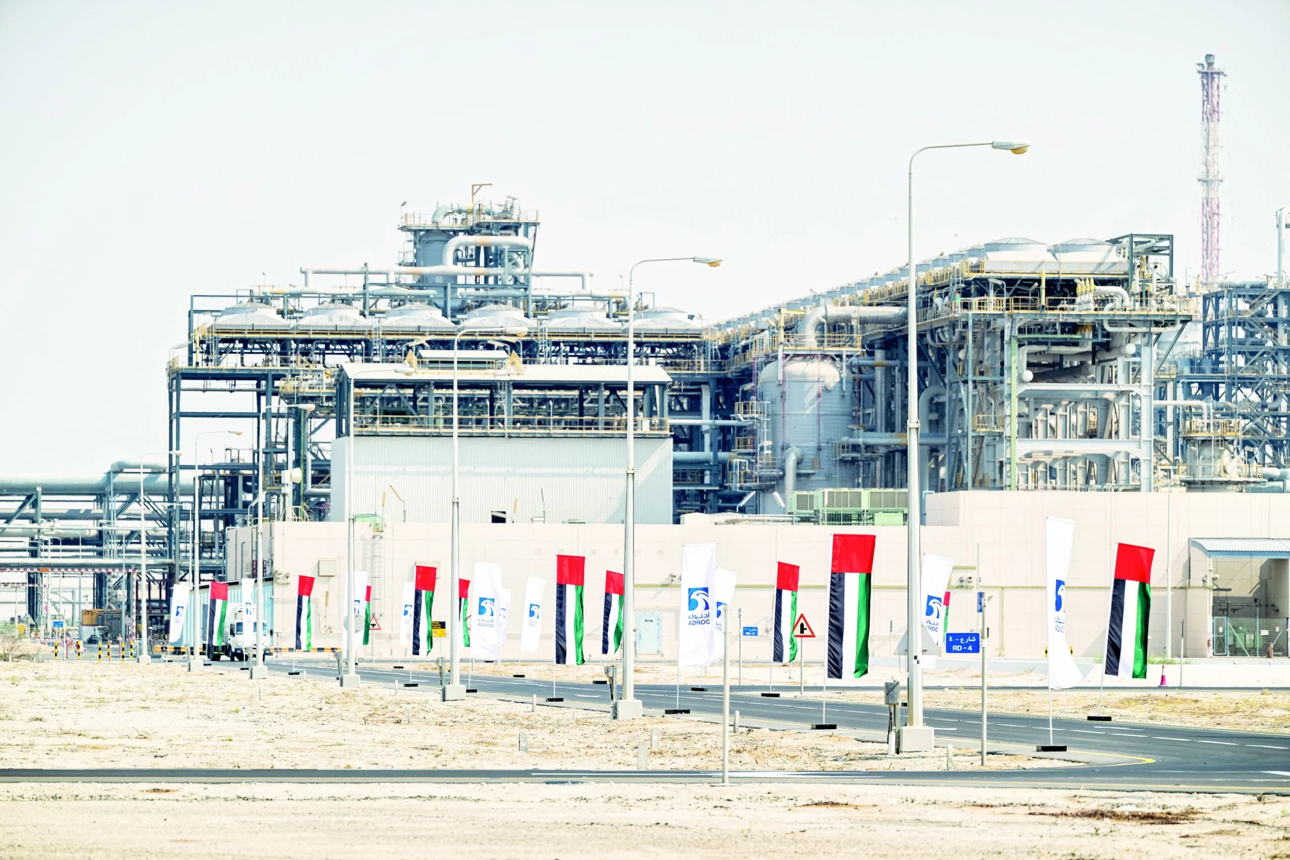 Two Emiratis, one Indian sustain minor injuries in Habsha…