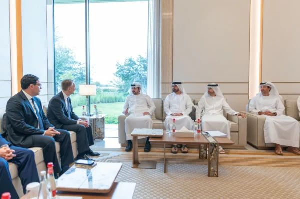 Sheikh Maktoum meets with CEO of Brookfield Corporation