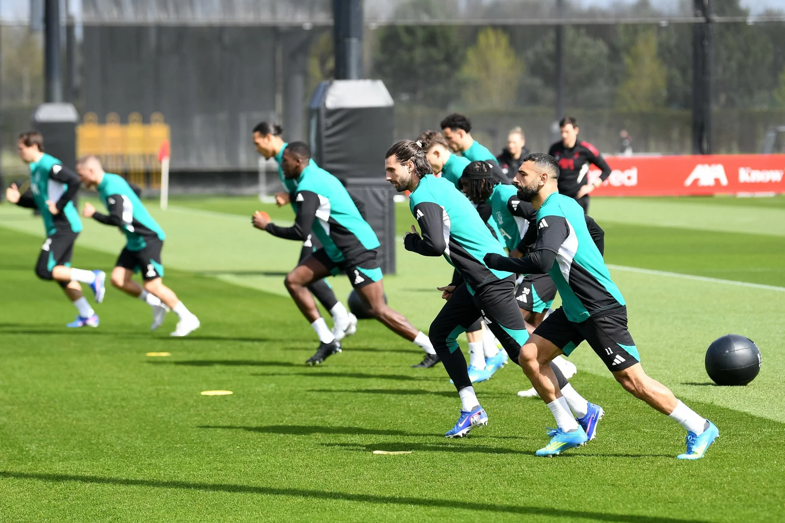 Reds seek special Anfield night to salvage season; Rashfo…