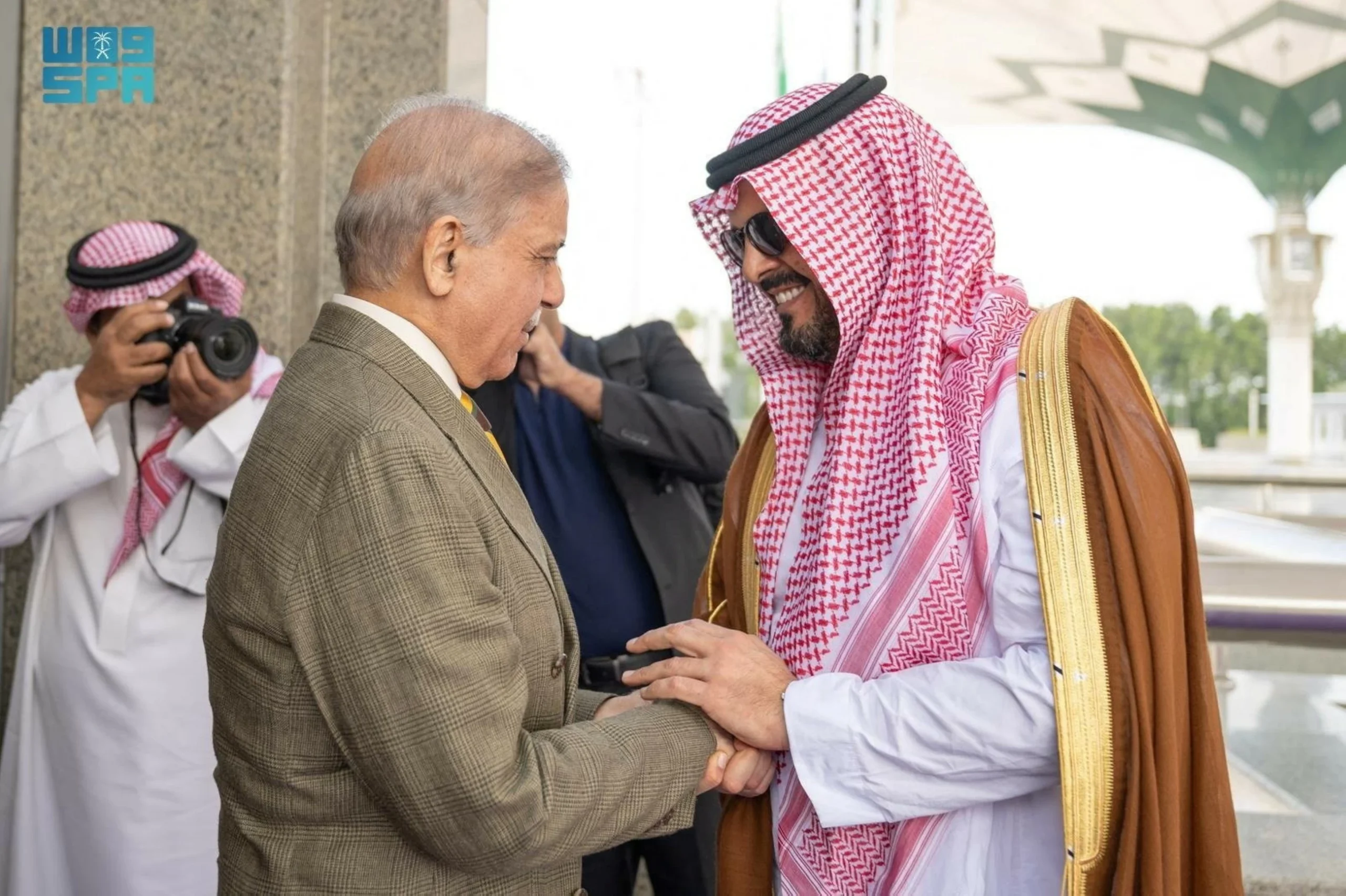 Pakistan PM Shahbaz arrives in Saudi Arabia in push for n…