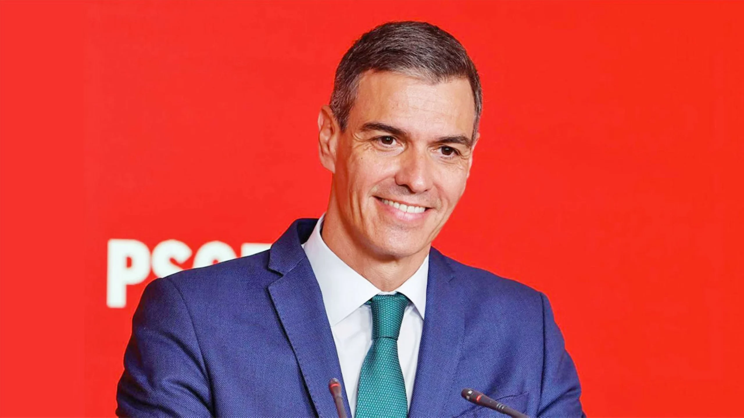 Trump turmoil sees Sanchez emerge as progressive star