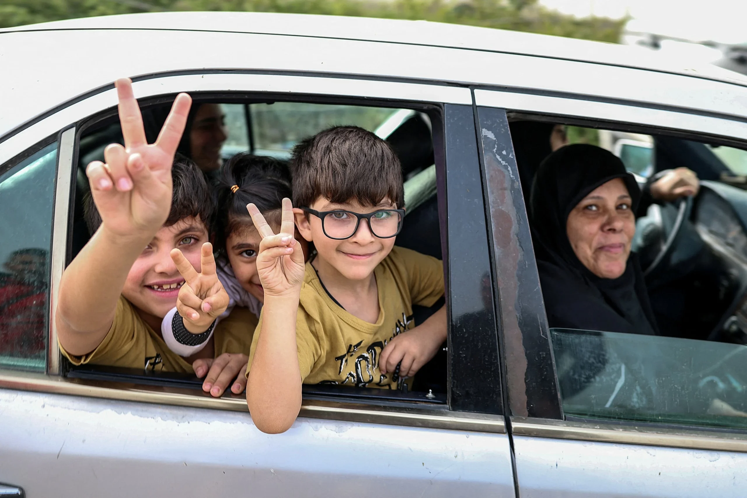 Lebanon president, PM discuss readiness for Israel direct talks