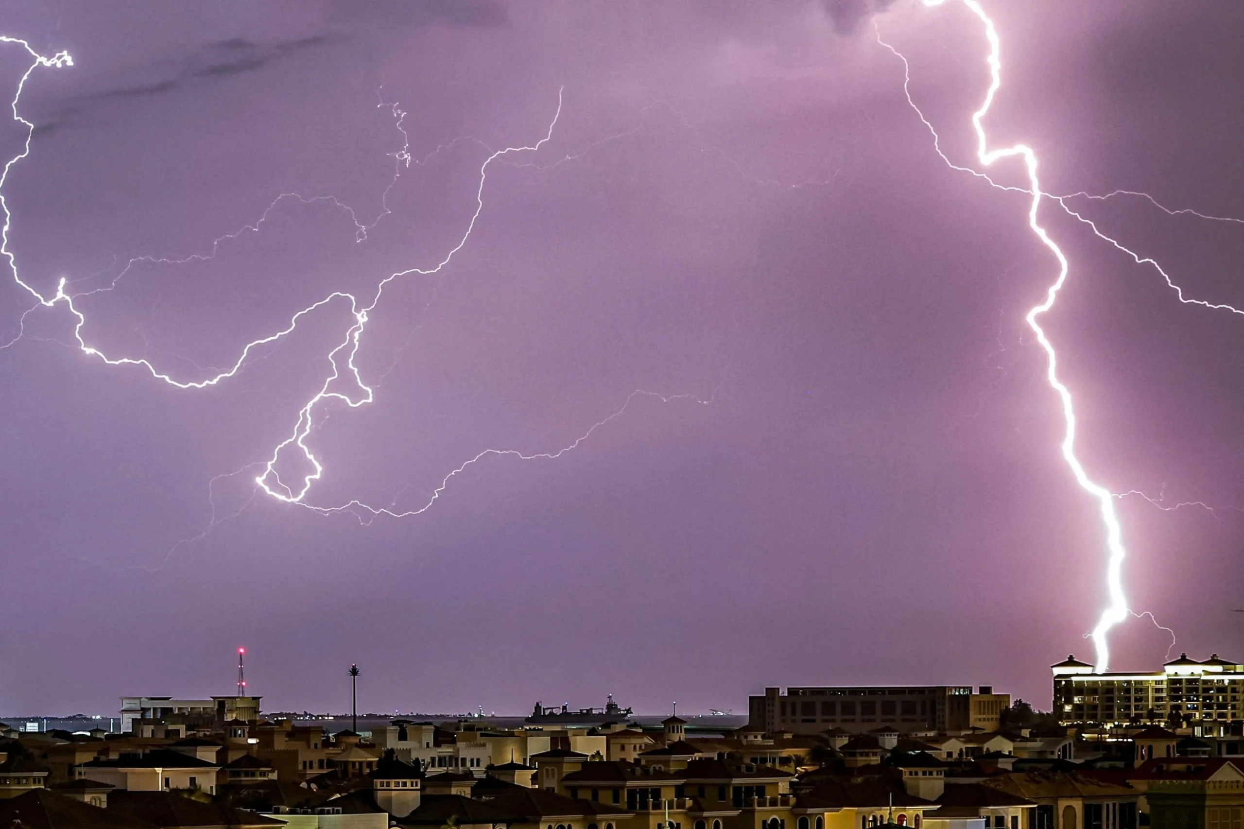 Lightning strikes kill 14 in Bangladesh