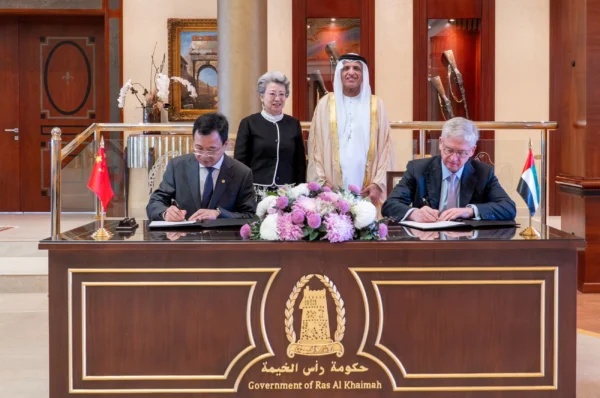 RAK Ruler witnesses signing of MoUs with Chinese financia…