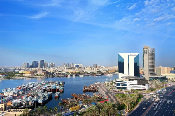 Dubai Chamber discusses AI, alternative shipping routes w…