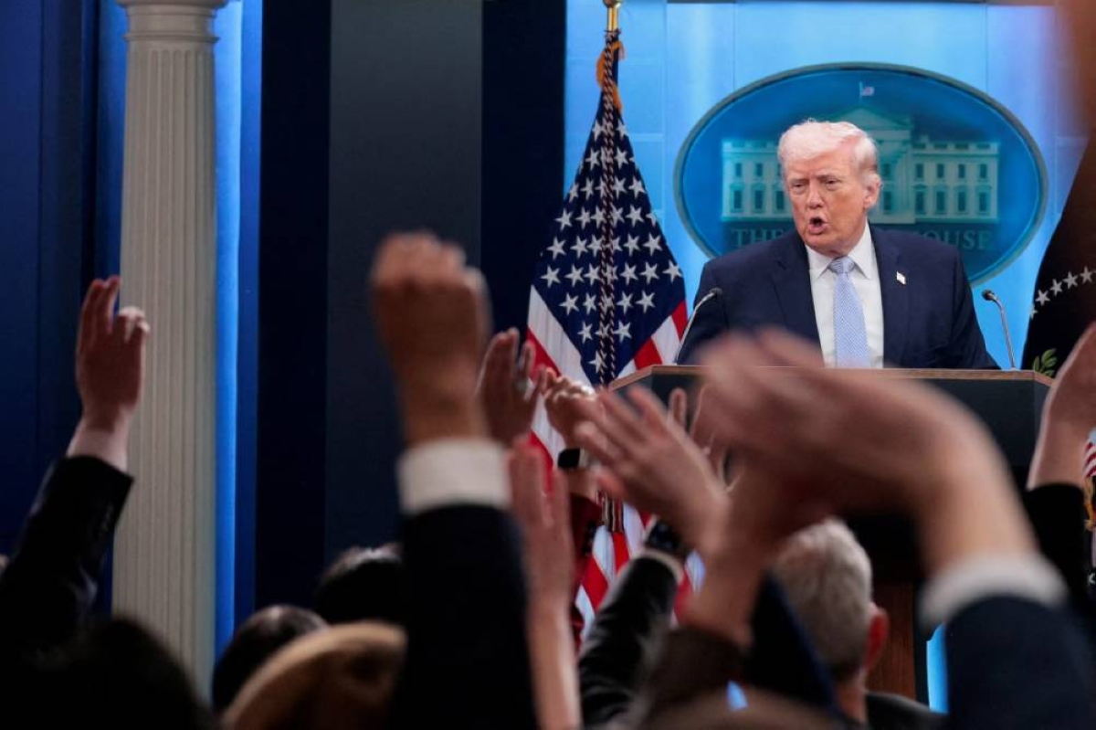 Trump threatens 50% tariffs on countries supplying Iran with weapons