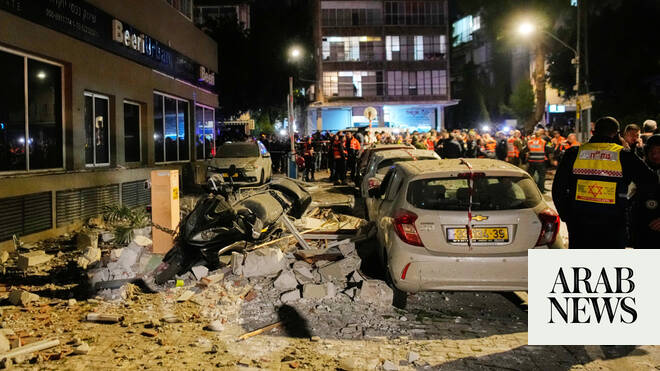 Iran launches barrage of missiles after Israel kills 2 of its top officials