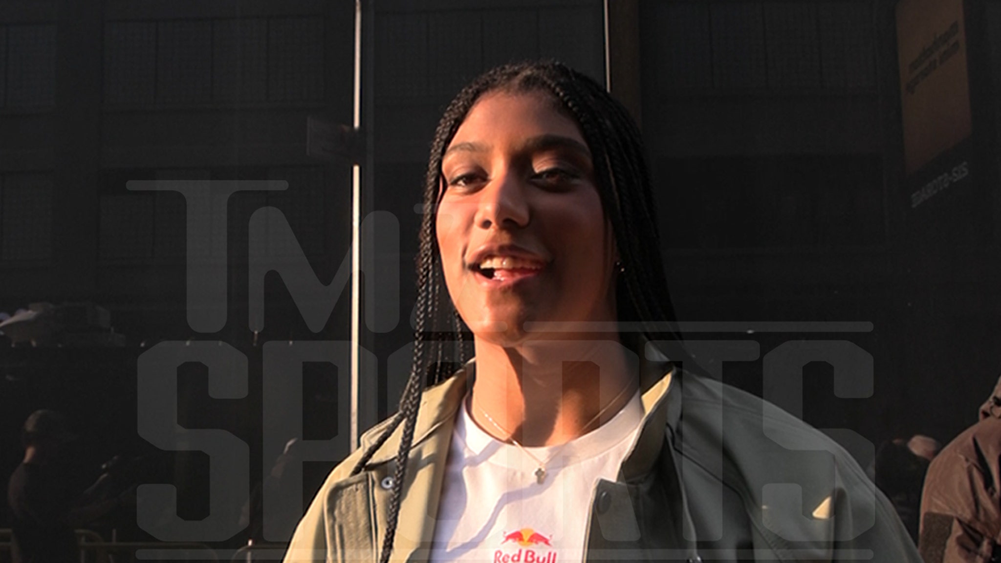 Olympic Hockey Star Laila Edwards Wants to Meet Billie Eilish, I’m a Big Fan!