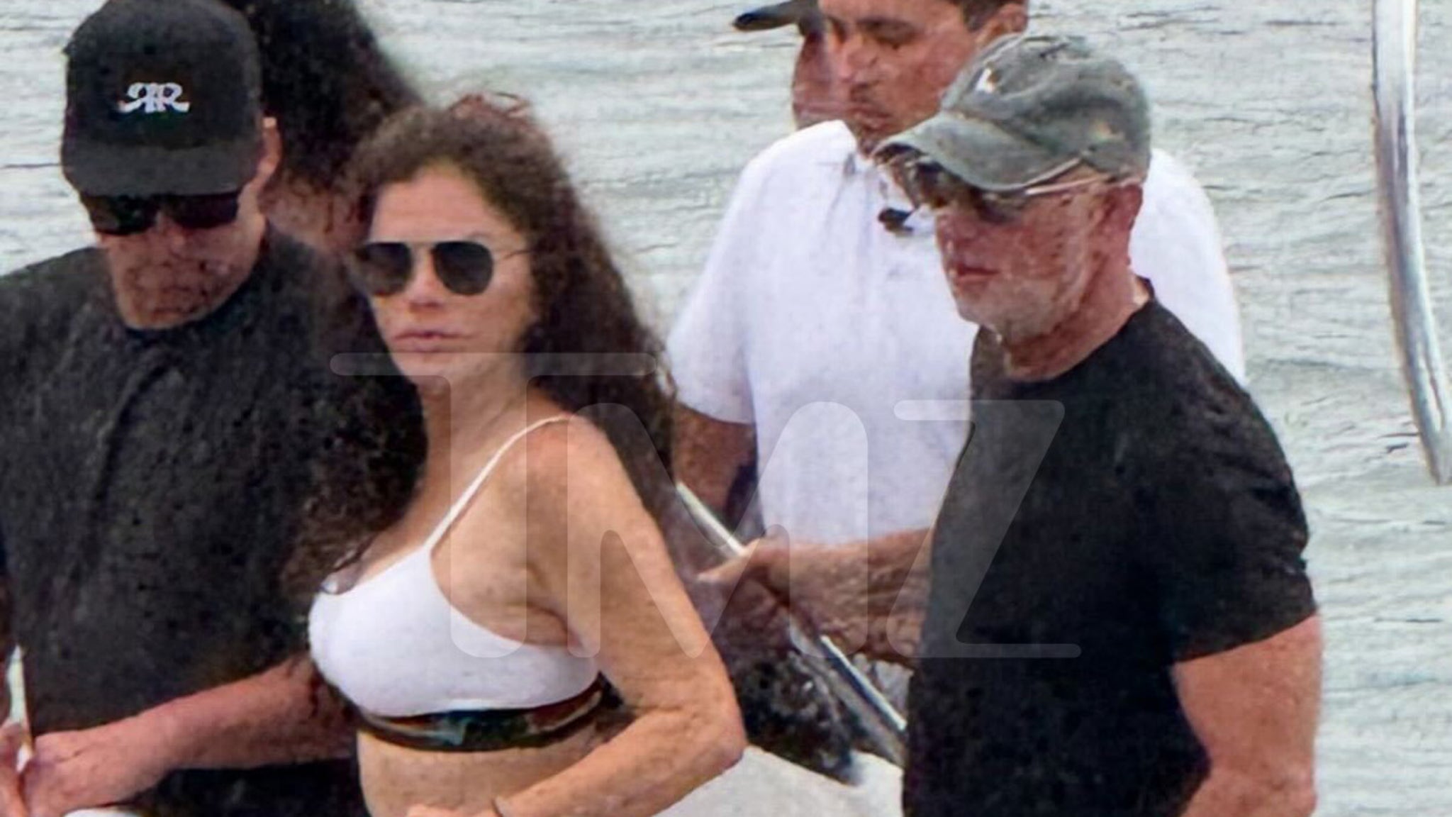 Jeff Bezos and Lauren Sánchez on Yacht Trip in Galápagos After NYT Backlash
