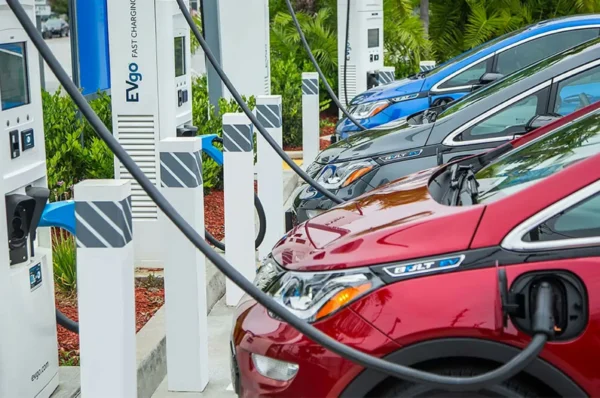 Global sales of electric cars weaken in Q1 2026