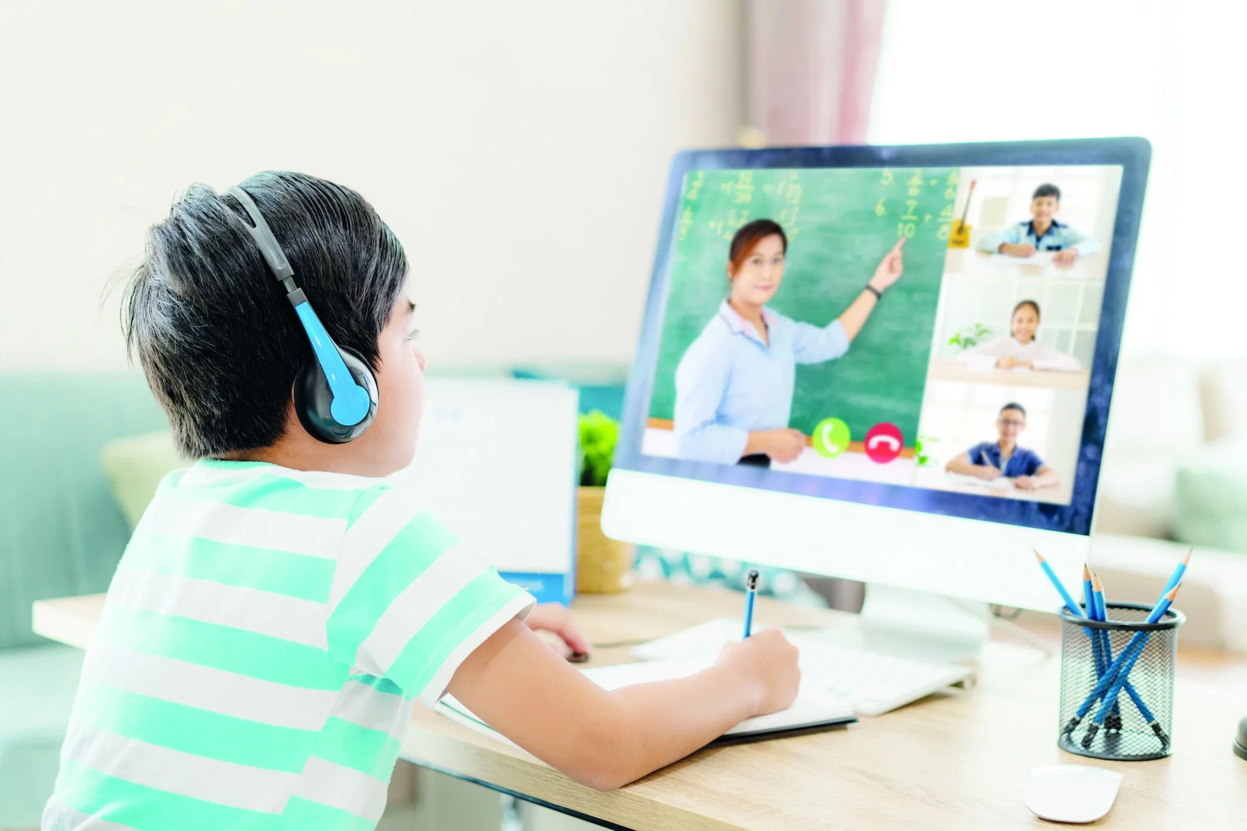 UAE implements distance learning for all students from May 5–8
