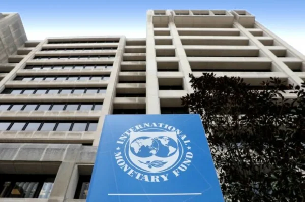 IMF board clears Pakistan to access $1.32 billion