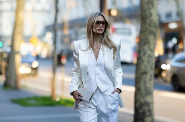 Simona Jakstaite joins ELLE as ambassador amid her growin…