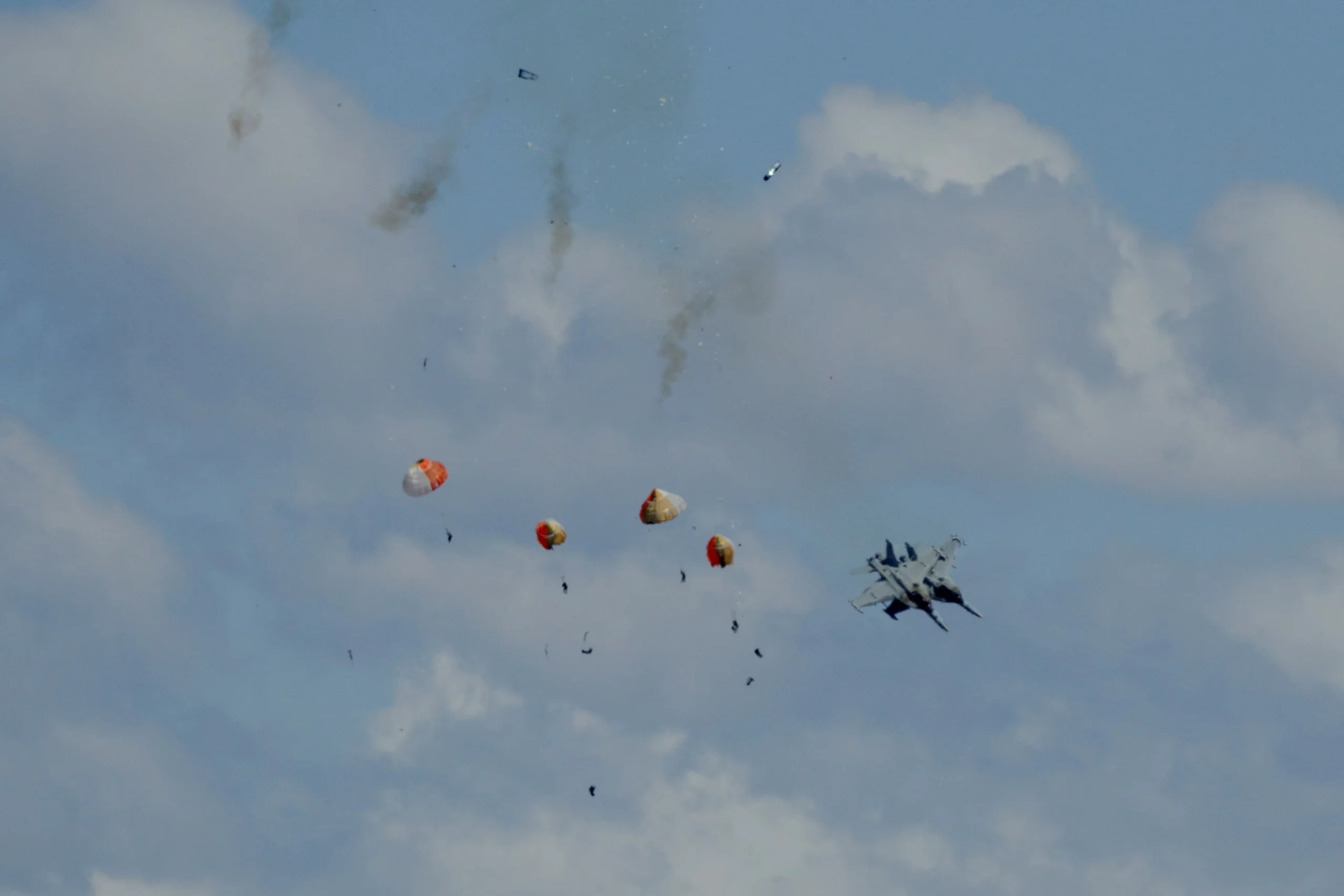 Four crew members eject safely after two jets cras…