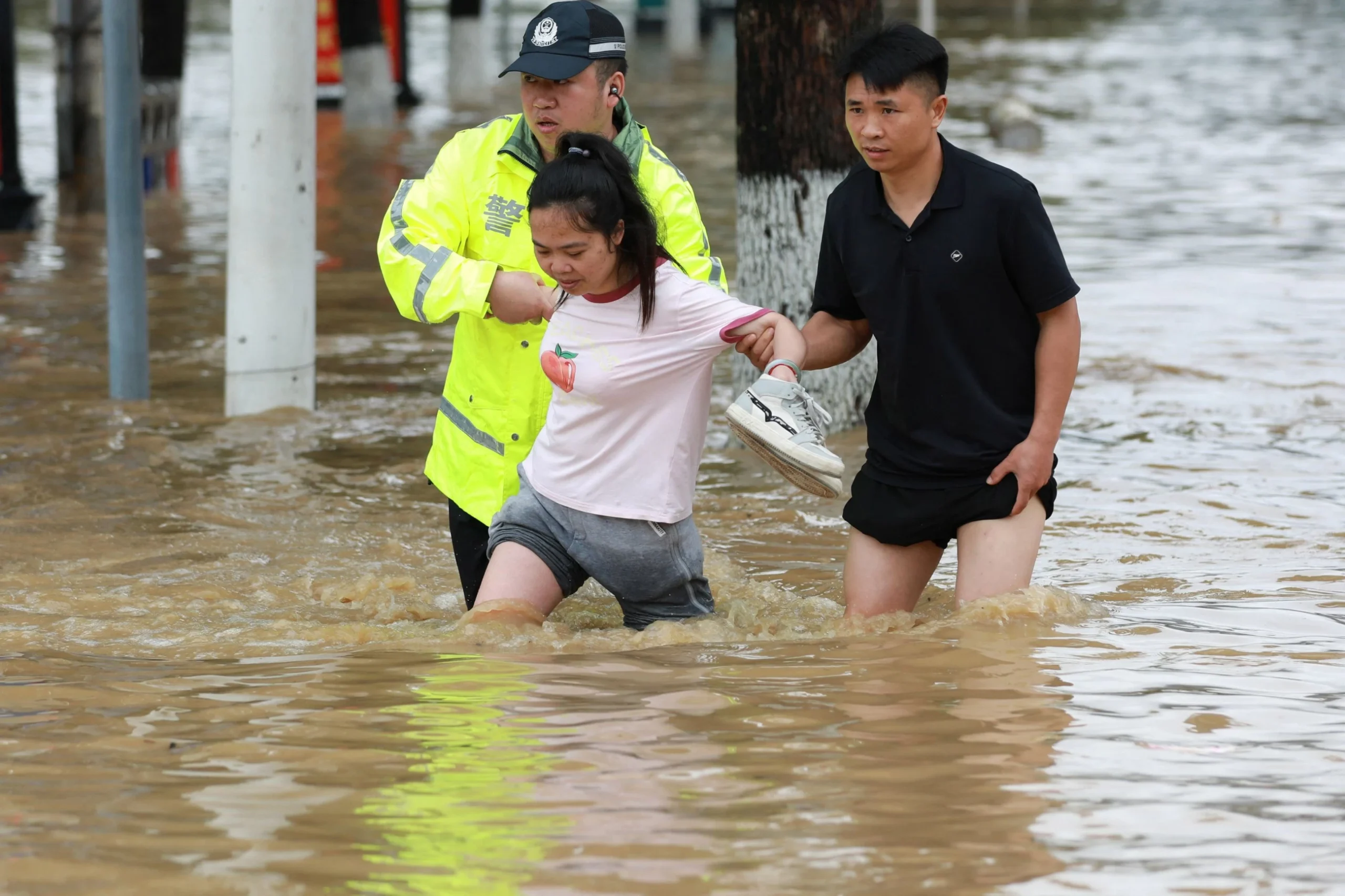 Death toll reaches 22 in China rains, 20 more missing
