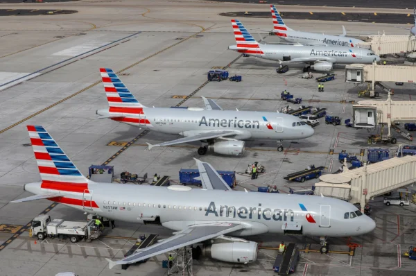 American Airlines sees resilient demand cushioning fuel-price hit