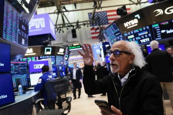 Wall Street cuts losses on reports of progress on US-Iran peace deal