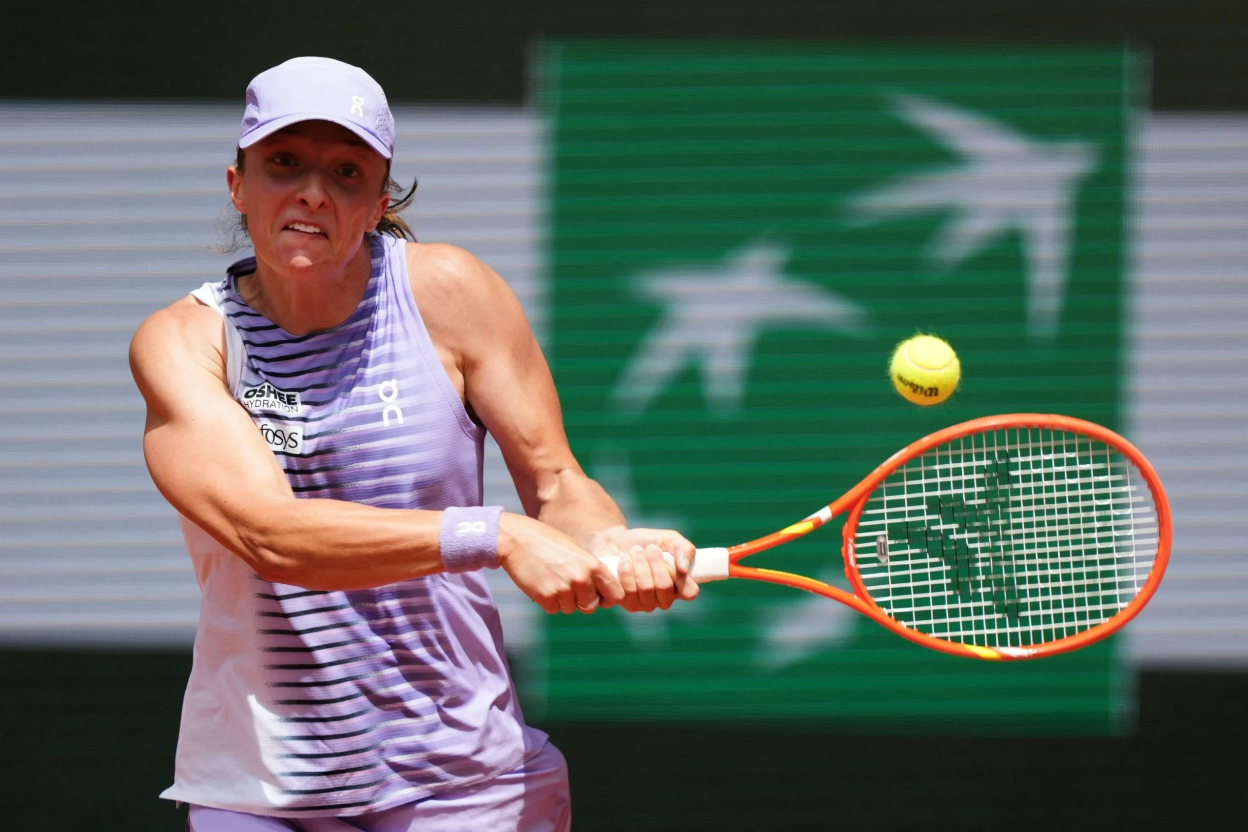Swiatek cruises into fourth round, Rublev beats Borges