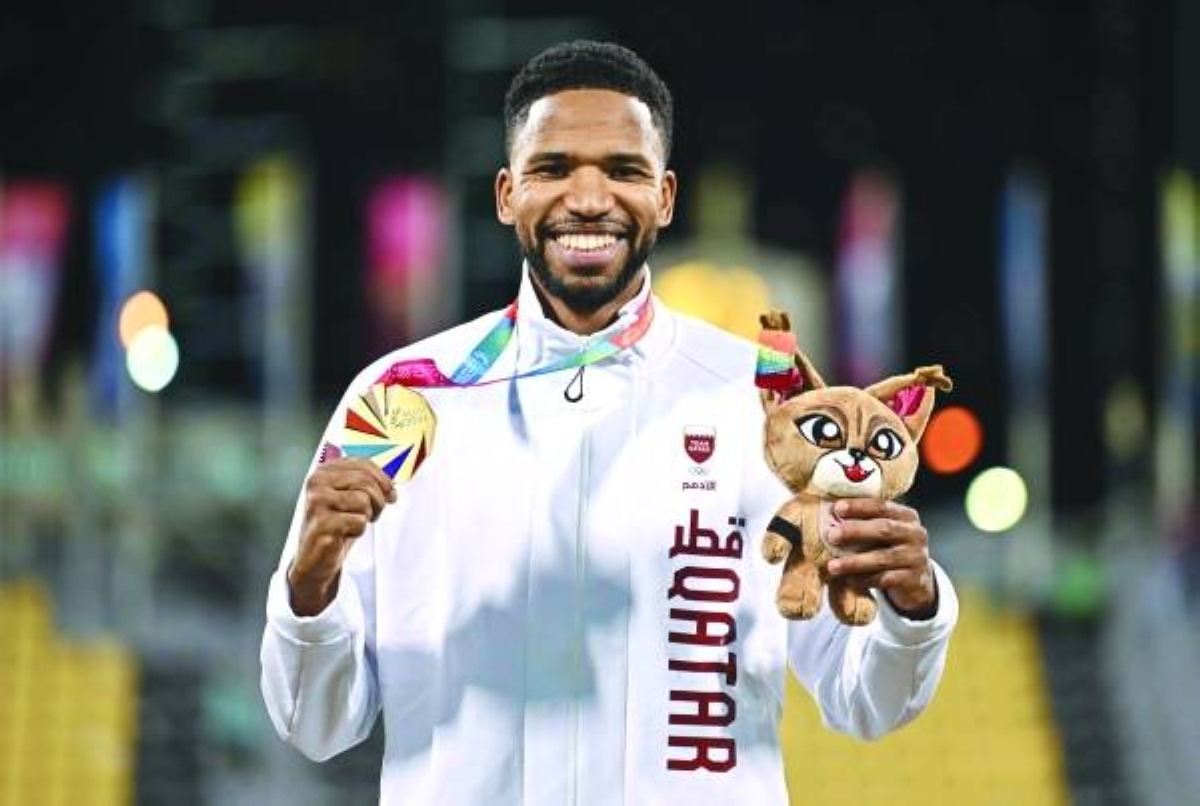 Samba, Hemieda deliver one-two in 400m hurdles