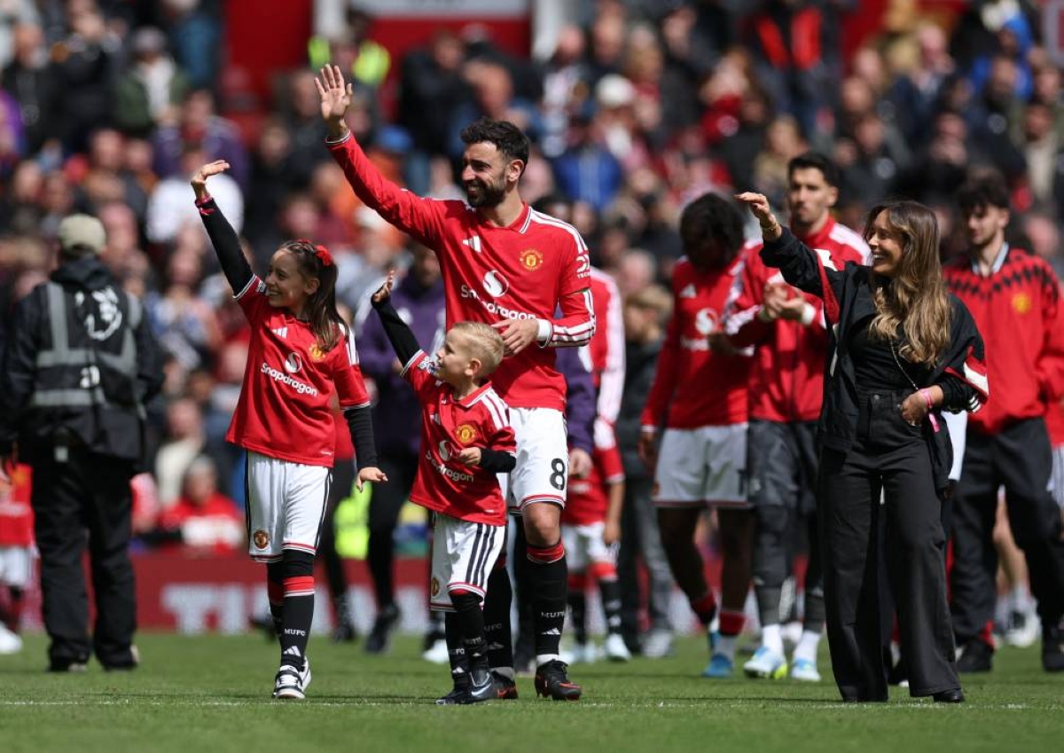 Fernandes equals assist record as Manchester United edge Forest thriller