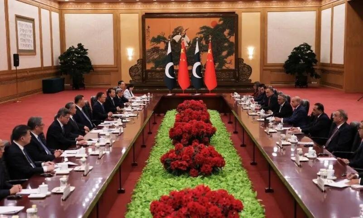 China’s Xi meets Pakistan PM Sharif as Iran war mediation drags on