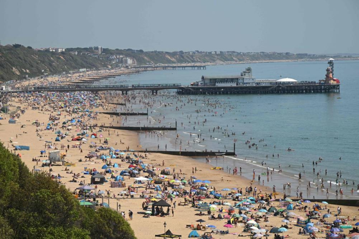 Record temps as spring heat wave bakes Europe