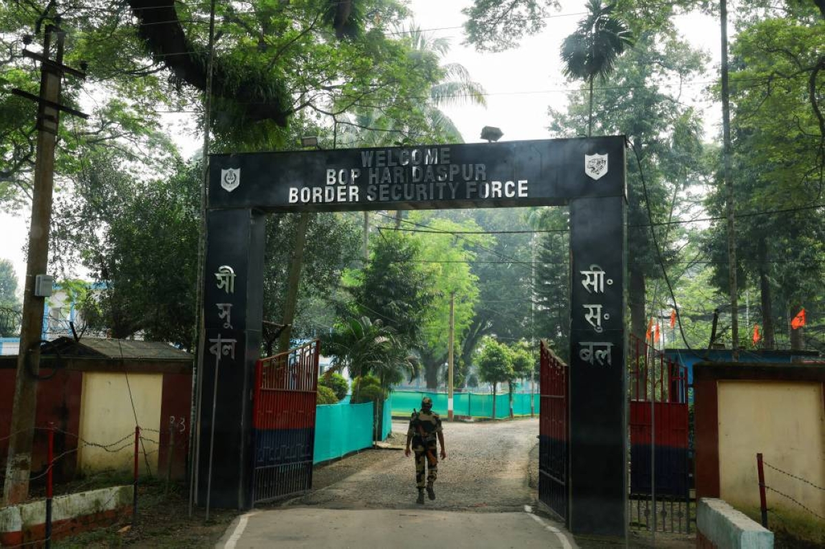 Bangladesh boosts vigilance over suspected forced crossings from India